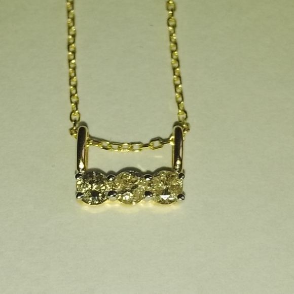 Real Canadian diamonds and 10k gold chain pendant included 16 inches Necklace - Picture 6 of 6